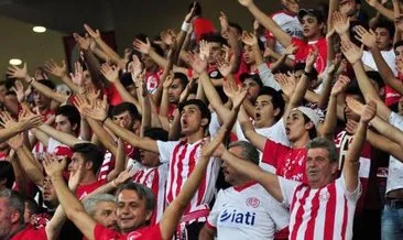Antalyaspor’da kötü gidişe taraftar tepkisi
