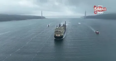 325 metre boyundaki devasa demi ’’Castorone’’ İstanbul Boğazı’ndan geçti | Video