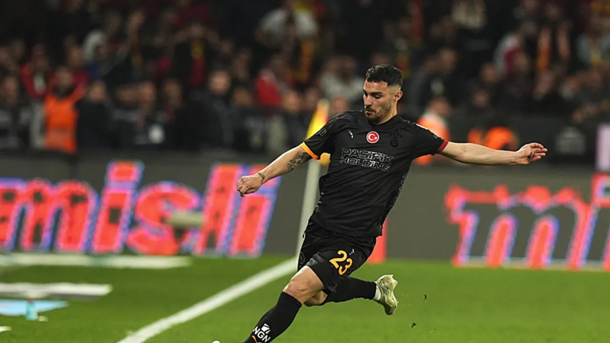 Kaan Ayhan, Galatasaray’dan ayrılıyor! İşte yeni adresi Kaan Ayhan, Galatasaray’dan ayrılıyor! İşte yeni adresi