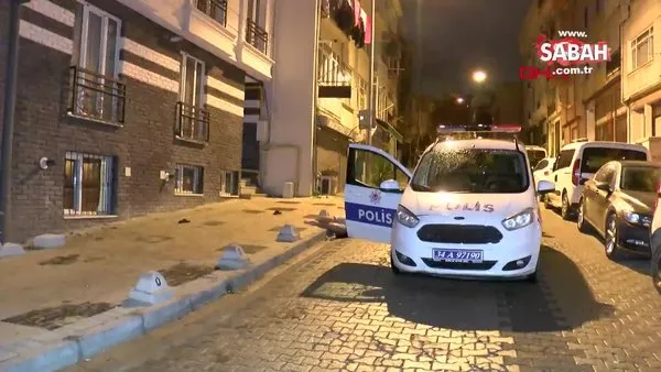 İstanbul Üsküdar'da yalnız yaşayan genç evinin önünde ölü bulundu | Video