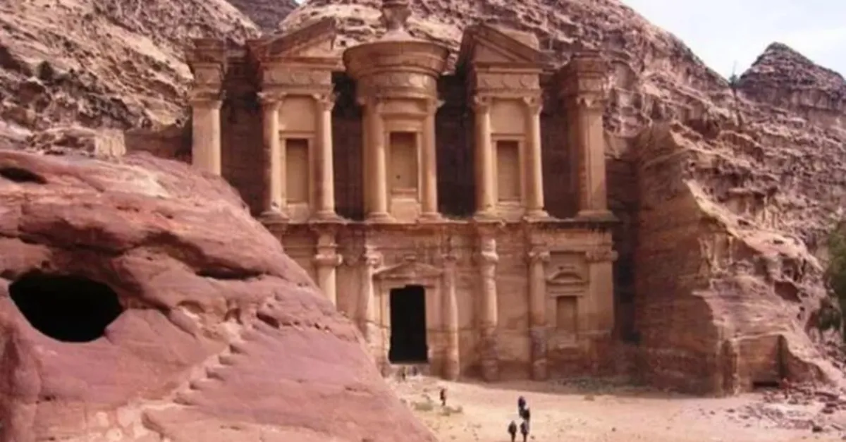 Petra Antik Kenti Nerede? Petra Antik Kenti Hangi Medeniyete Ait ve Ne Zaman Yapıldı?