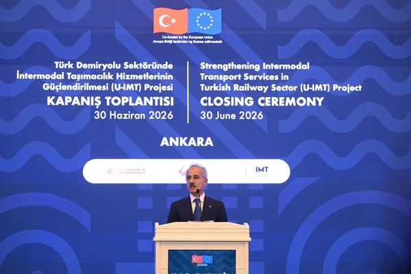 bakan-uraloglu-duyurdu-ab-ve-turkiyenin-ortak-finanse-ettigi-proje-tamamlandi-demiryolunda-intermodal-tasimaci-1782811126844.jpeg