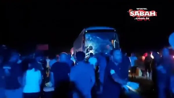 Uşak'ta yolcu otobüsü, önündeki TIR'a çarptı: 15 yaralı | Video