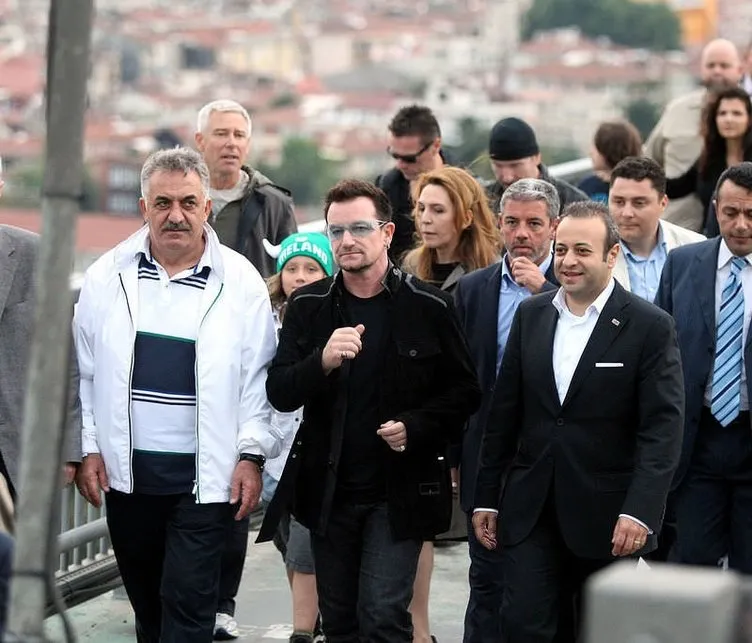 U2 Avrupa’dan Asya’ya yürüdü