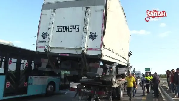 Azerbaycan’da kamyonun çarptığı otobüs devrildi: 5 ölü, 21 yaralı | Video
