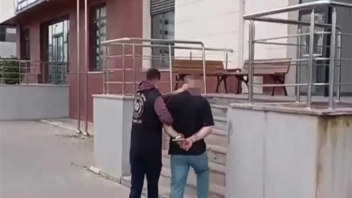 İzmir’de dev operasyon: Haklarında kesinleşmiş hapis cezası bulunan 157 şüpheli yakalandı! İzmir’de dev operasyon: Haklarında kesinleşmiş hapis cezası bulunan 157 şüpheli yakalandı!