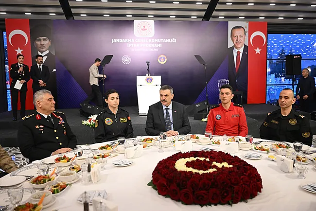 bakan-ciftci-artik-oyun-kuran-bir-turkiye-var-1771783921178.jpg Bakan Çiftçi: