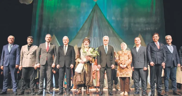 ‘Çınarın Gölgesinde’ perde açtı