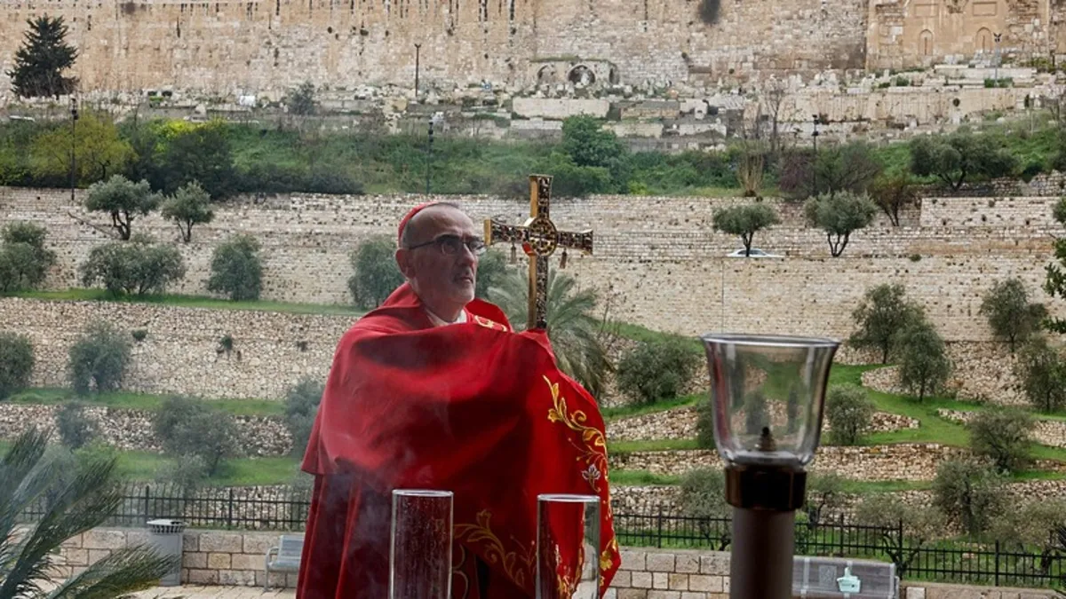 Patrik’i Kıyamet Kilisesi’ne sokmadılar