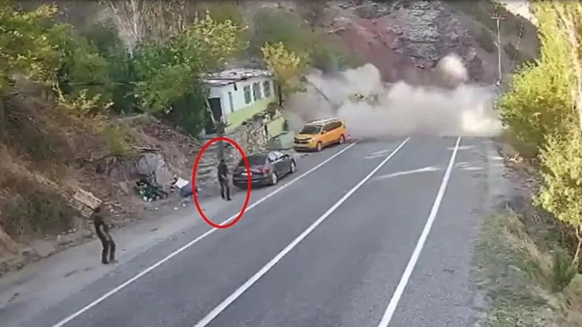 Dağdan kopan kaya parçasından son anda kurtuldu Dağdan kopan kaya parçasından son anda kurtuldu