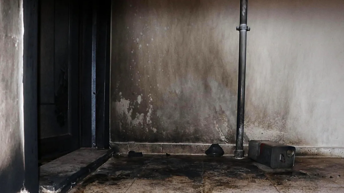 Antalya’da komşu dehşeti | Kapısına elektrikli ‘ölüm’ tuzağı kurdu: Savunması pes dedirtti! ‘İnsan hemen ölmez’ Antalya’da komşu dehşeti | Kapısına elektrikli ‘ölüm’ tuzağı kurdu: Savunması pes dedirtti! ‘İnsan hemen ölmez’