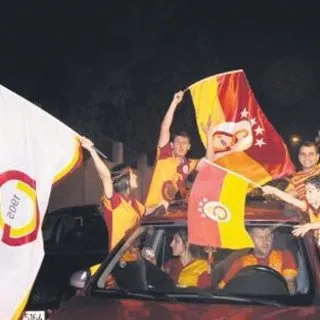 Yenilmez aslanlar rekor kırdı