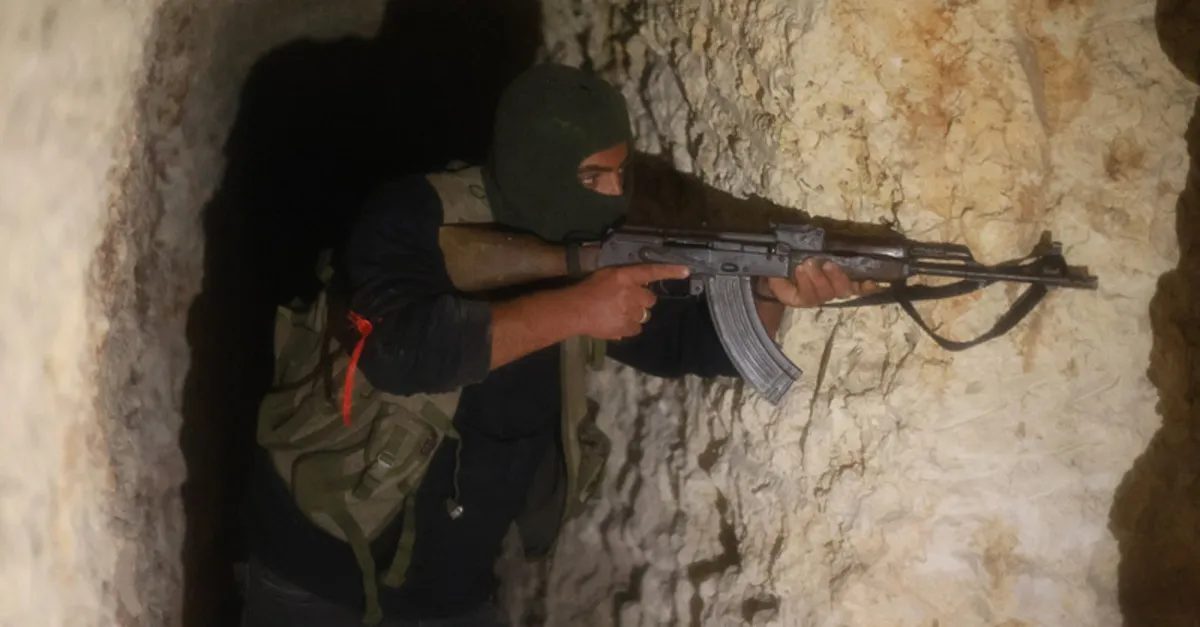 Suriyeli muhalifler PKK tünellerini tarıyor! Tel Rıfat’ın altında büyük şebeke: Gizli odalar keşfedildi