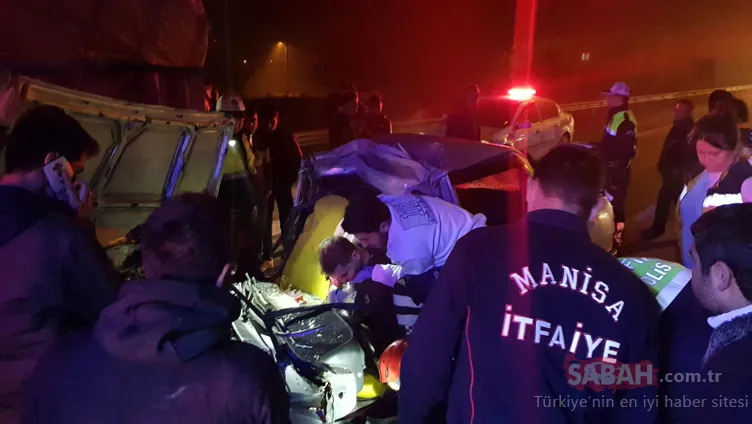 TIR'a arkadan çarpan araç hurdaya döndü