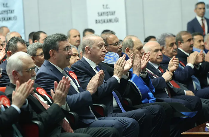 son-dakika-baskan-erdogandan-onemli-aciklamalar-kamu-malinin-israfina-goz-yummuyoruz-1780408338192.jpg Son Dakika | Başkan Erdoğan'dan önemli açıklamalar: Kamu malının israfına göz yummuyoruz