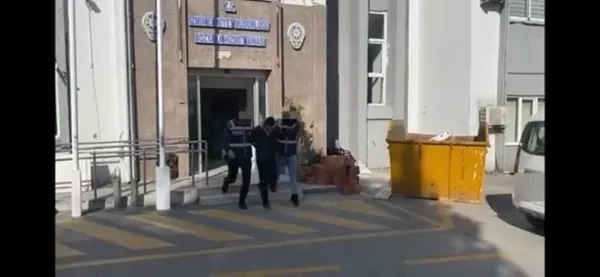 izmir-polisi-183-aranan-supheliyi-yakaladi-1707128412557.jpg