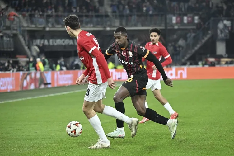 Son dakika haberi: Galatasaray’da yıldız isimle yollar ayrılıyor! Derbi sonrası bileti kesildi