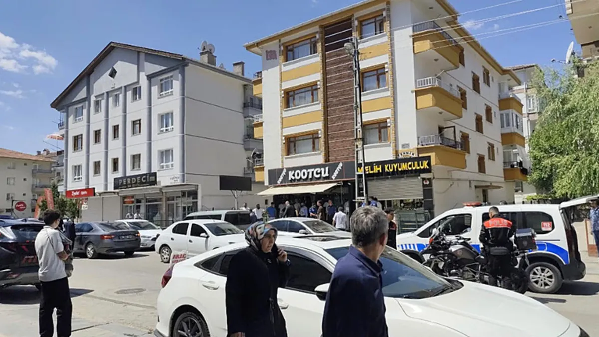 2 bilezik gasbetmişti: 'Kuyumcu soygunu nasıl yapılır' araması yapmış! 2 bilezik gasbetmişti: 'Kuyumcu soygunu nasıl yapılır' araması yapmış!