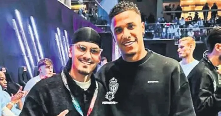 Herkes onu bekliyor, o halı sahada