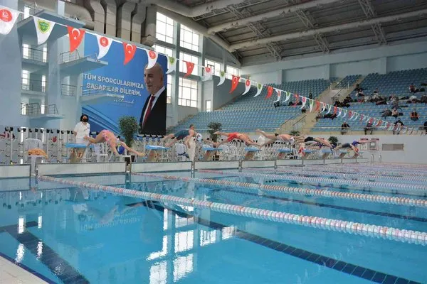 Türkiye Şampiyonası yüzücüleri Keçiören’de belirleniyor