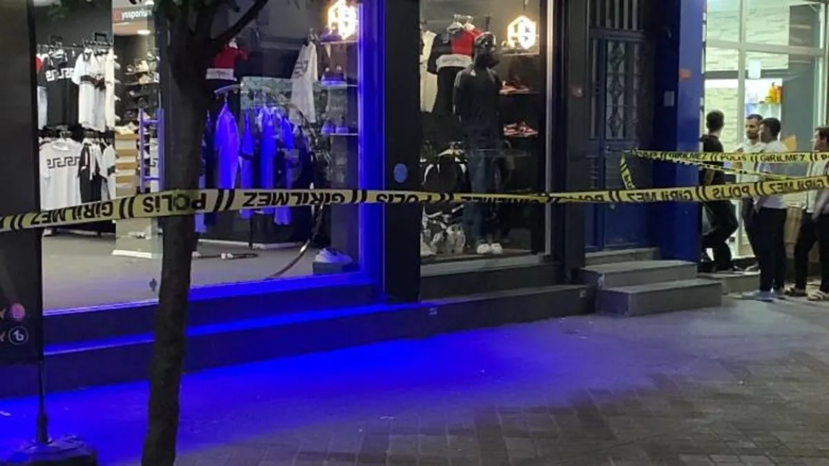 Bağcılar’da iş yerine silahlı saldırı: 5 kişi yaralandı!
