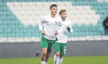 Timsah uzatmada bileti aldı