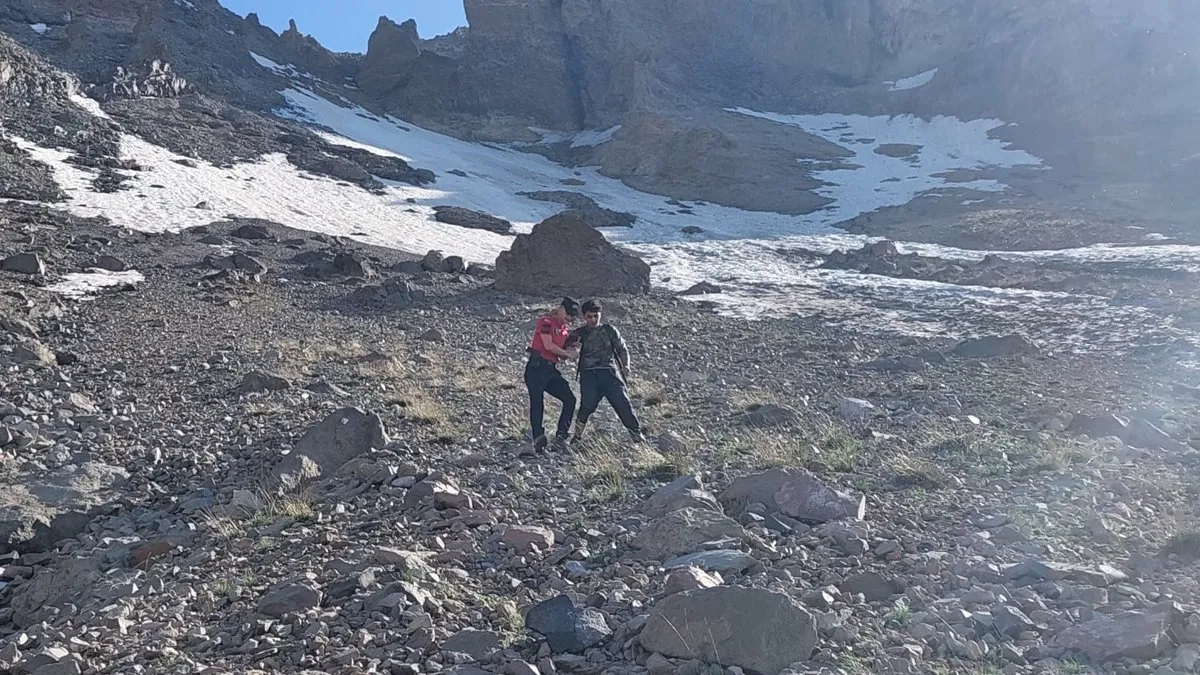 Erciyes’ten inerken kaybolan dağcı kurtarıldı