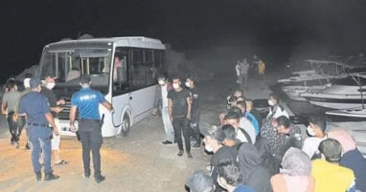 2 botta 30 kaçak göçmen yakalandı