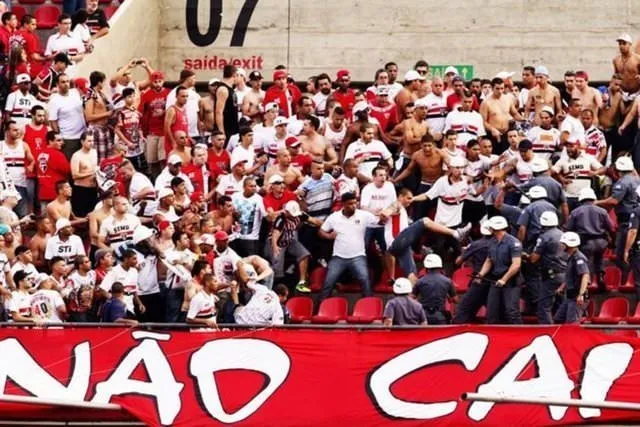 Atletica Paranaense - Vasco de Gama maçında olaylar çıktı