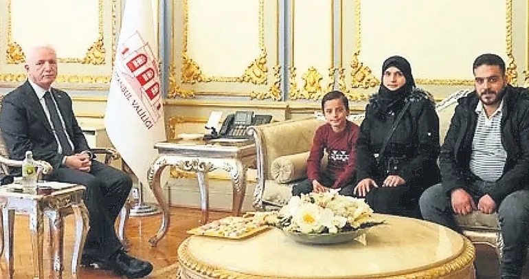 Vali Gül’den küçük Ahmet’e jest