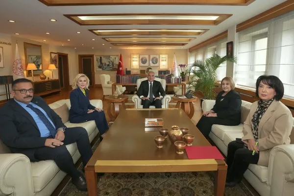baskan-vekili-senden-ankara-cikarmasi-1-gunde-3-bakan-ile-gorustu-1792070794964.jpg