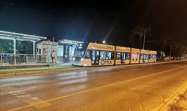 İzmir'de tramvayın çarptığı kız ağır yaralandı #izmir