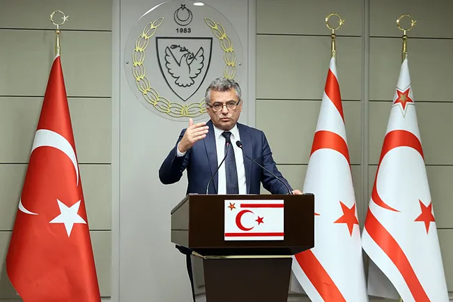 gecirdigi-rahatsizlik-sonucu-hastaneye-kaldirilmisti-kktc-cumhurbaskani-tufan-erhurmandan-ilk-aciklama-kalp-kr-1783774486066.jpeg Geçirdiği rahatsızlık sonucu hastaneye kaldırılmıştı! KKTC Cumhurbaşkanı Tufan Erhürman’dan ilk açıklama: Kalp krizi olmadı kesin