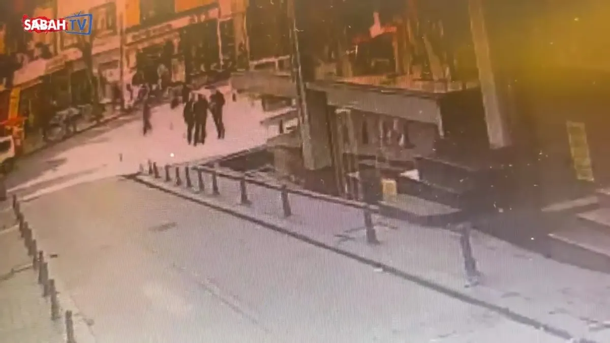 Son Dakika: Fatih’teki kurye cinayetinin görüntüleri ortaya çıktı! | Video videosunu izle Son Dakika: Fatih’teki kurye cinayetinin görüntüleri ortaya çıktı! | Video videosunu izle