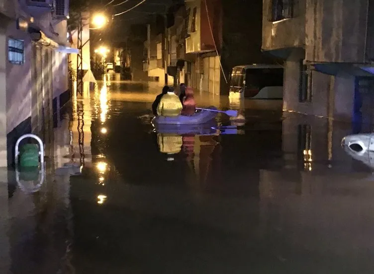 Adana sağanak yağışlara teslim!