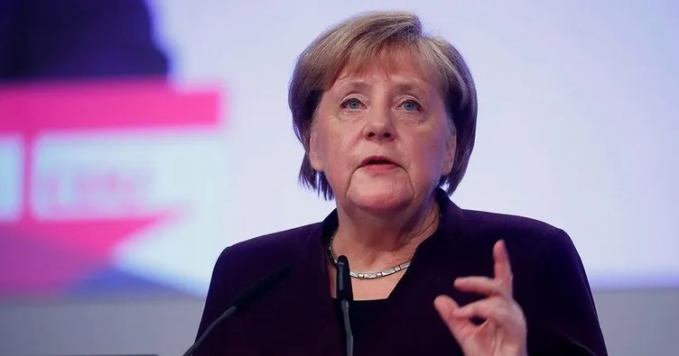 Angela Merkel’e güven 5 puan kayıpla yüzde 50