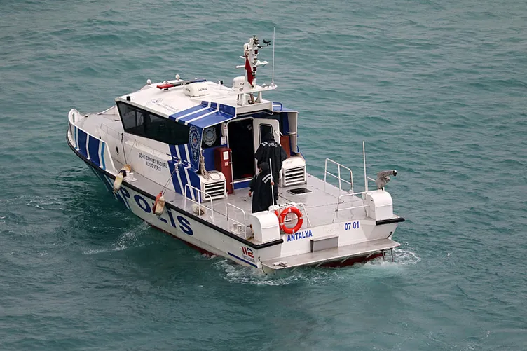 Antalya’da endişeli bekleyiş: Falezlerden düşen aracın sürücüsünden 4 gündür haber yok!