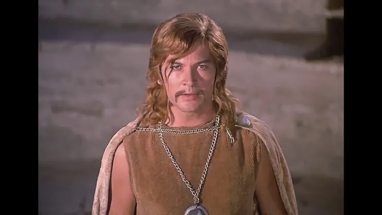 Yeşilçam’ın efsane jönü Kartal Tibet’in oğlu da ünlüymüş! Meğer aynı filmde oynamışlar...