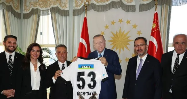 Başkan Erdoğan, Beşiktaş Kulübü Başkanı Çebi'yi kabul etti