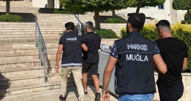 Muğla’da uyuşturucu tacirlerine ağır darbe! 19 kişi tutuklandı Muğla’da uyuşturucu tacirlerine ağır darbe! 19 kişi tutuklandı