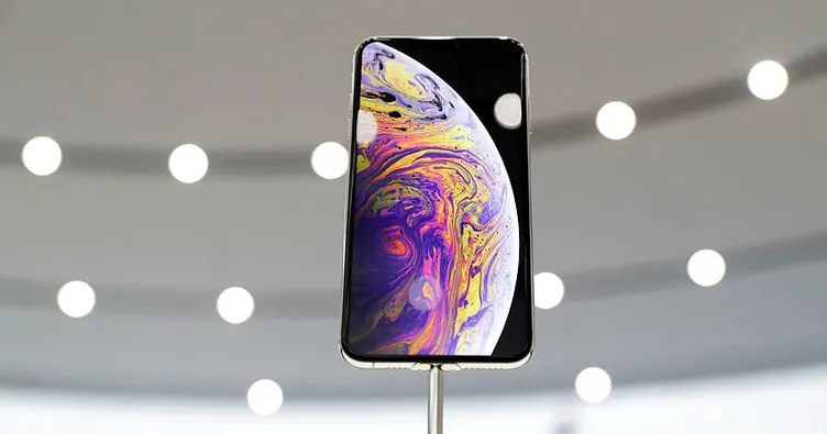 Yeni iPhone ilk sahibi ile buluştu