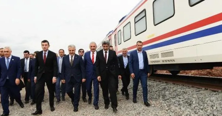 Demiryolunda 3 ülke bakanı test sürüşüne katıldı