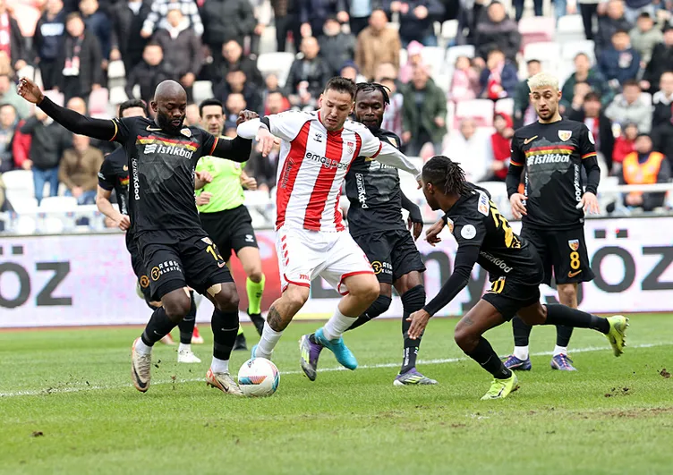Bahoken, takım arkadaşı Cardoso’ya tokat attı! Akıllara Kerem-Marcao olayını getirdi...