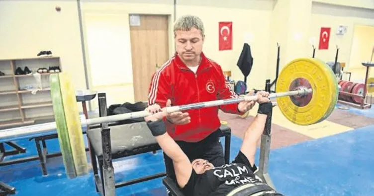 Simge’nin hayali milli takıma girmek