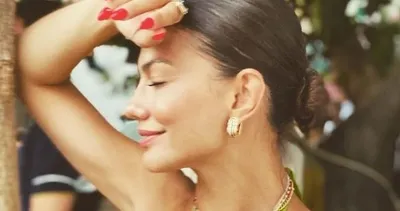 Demet Özdemir minisini çekti en doğal halini paylaştı... Demet Özdemir tatil pozlarına doymuyor!