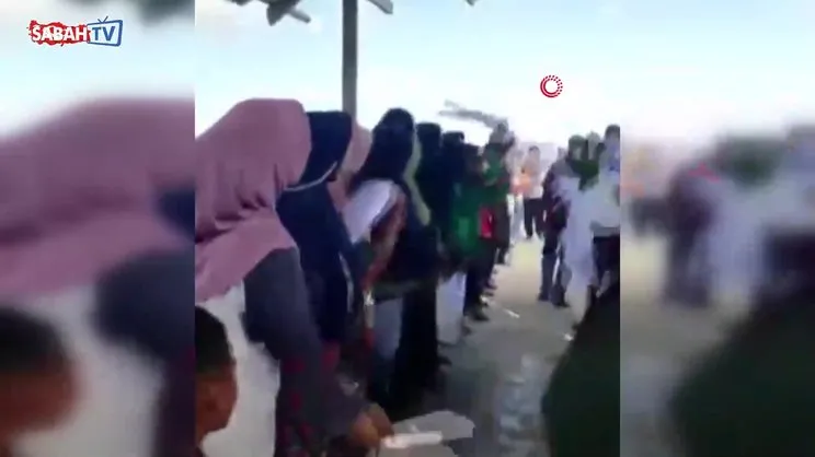 Endonezya’da halk yerel seçim adayını karşılarken köprü çöktü: 7 ölü | Video