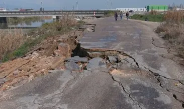 Hatay’daki depremde bazı yollar çöktü