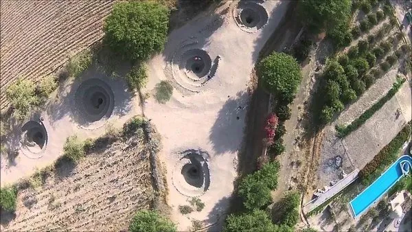 Yüzyıllardır merak edilen deliklerin sırrı çözüldü