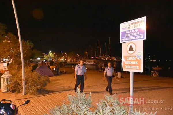 Marmaris'te boş oda bulamayanlar sahillerde çadır kurdu