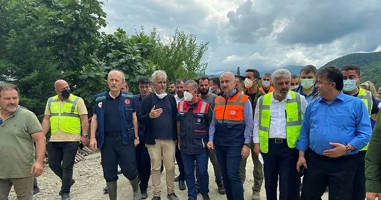 Bakan Karaismailoğlu sel felaketinin yaşandığı Türkeli’de inceleme yaptı
